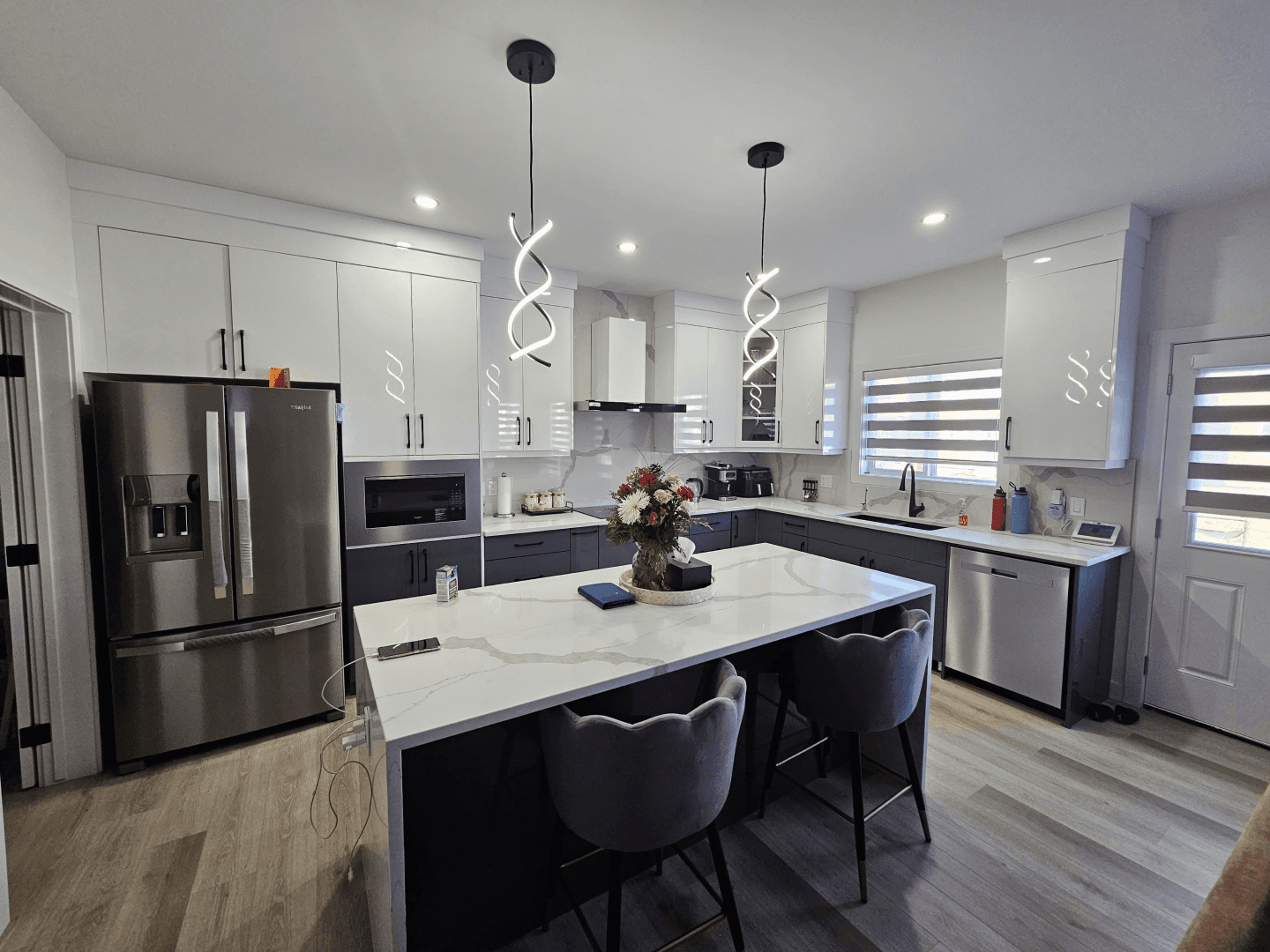 Luxurious Kitchen Haven - Luxe Kitchen Cabinets