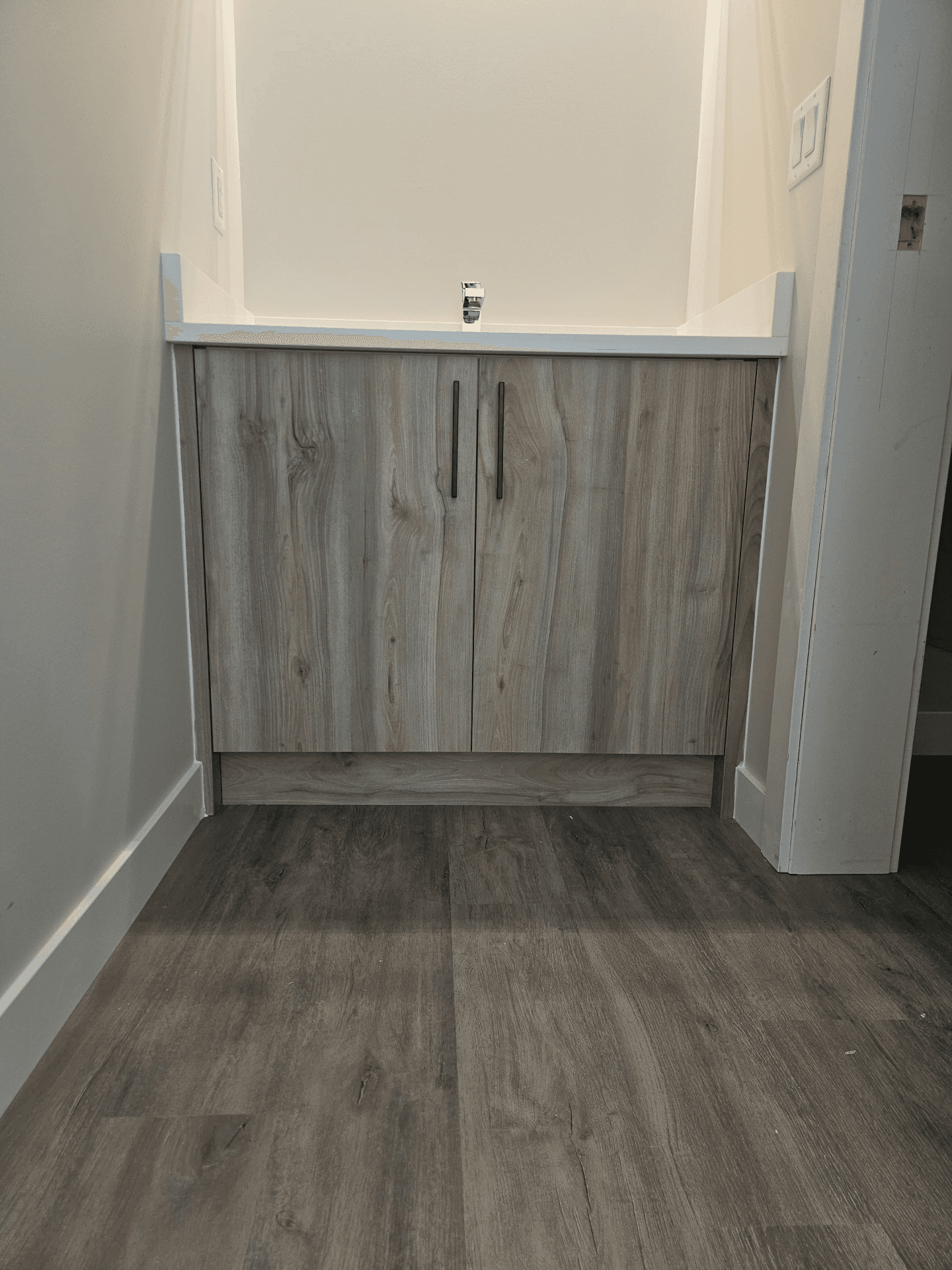Small Place Solutions: Small Sink With Cabinets - Luxe Kitchen Cabinets