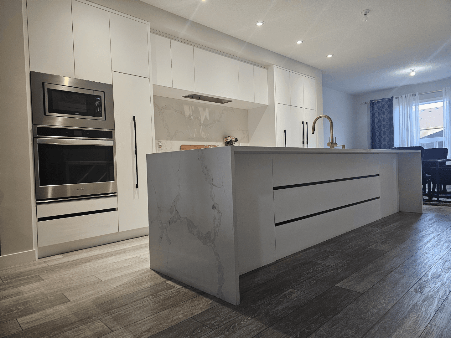 Bright and Beautiful Kitchen Oasis - Luxe Kitchen Cabinets