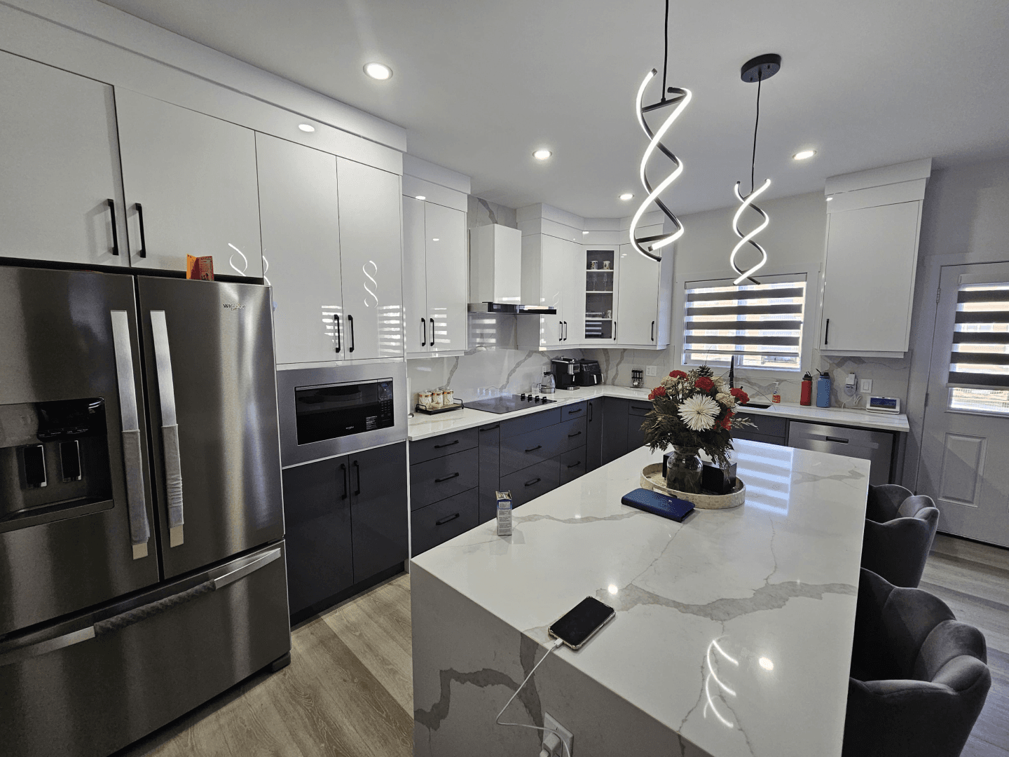 Luxurious Kitchen Haven - Luxe Kitchen Cabinets