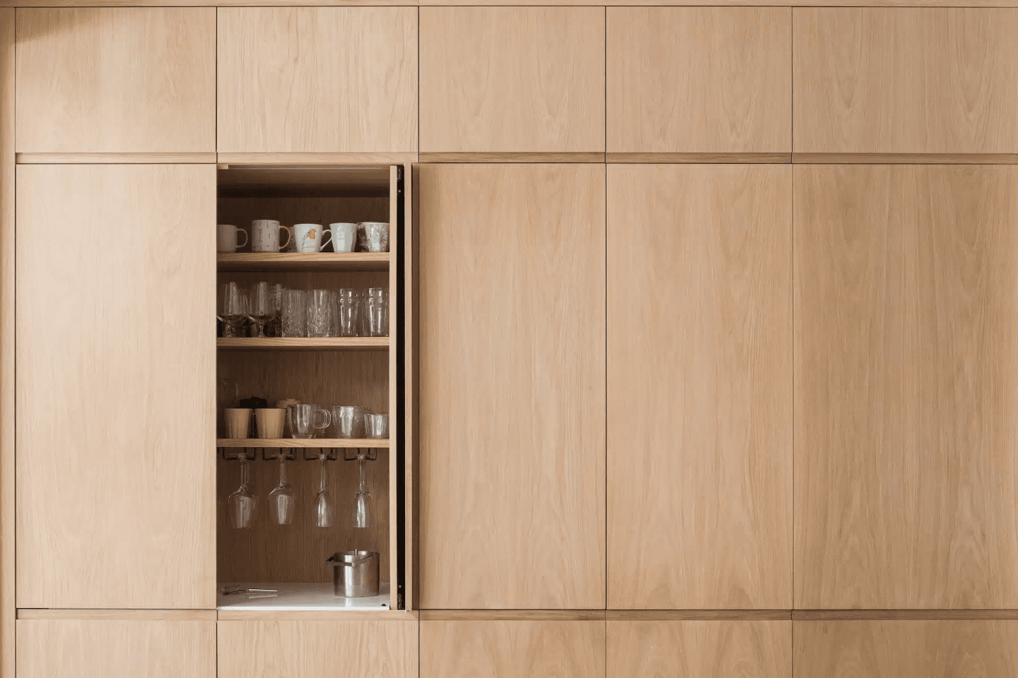 Light Brown Cabinets for a Bright and Airy Kitchen - Luxe Kitchen Cabinets